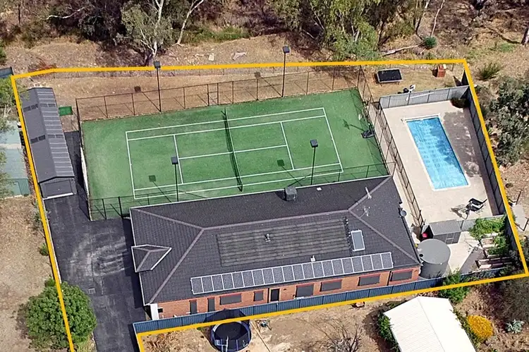 121a Crusoe Road, Kangaroo Flat VIC 3555