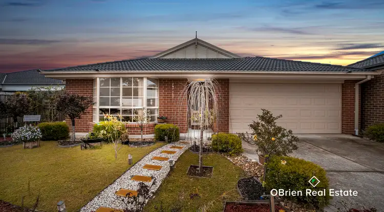 6 Albany Crescent, Pakenham VIC 3810