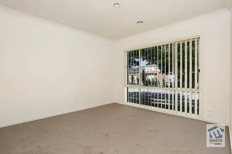 Fifth view of Homely house listing, 11 Tintern Loop, Hillside VIC 3037