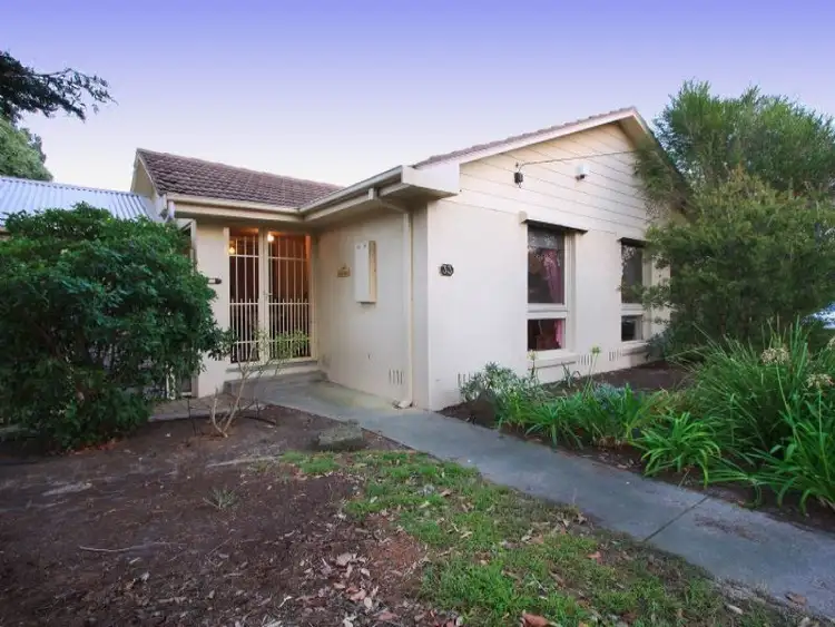 33 Pembroke Drive, Somerville VIC 3912