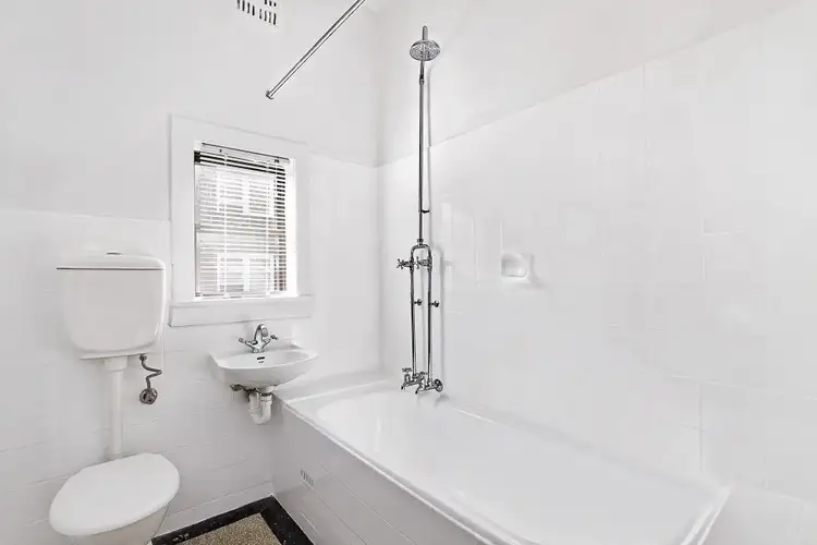 Fourth view of Homely apartment listing, 10/106 Curlewis Street, Bondi Beach NSW 2026