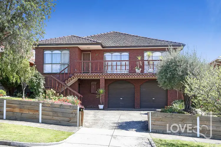 32 Manoel Avenue, Reservoir VIC 3073