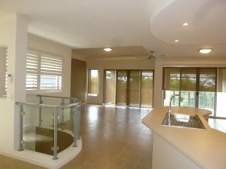 3312 Central Place, Carrara QLD 4211