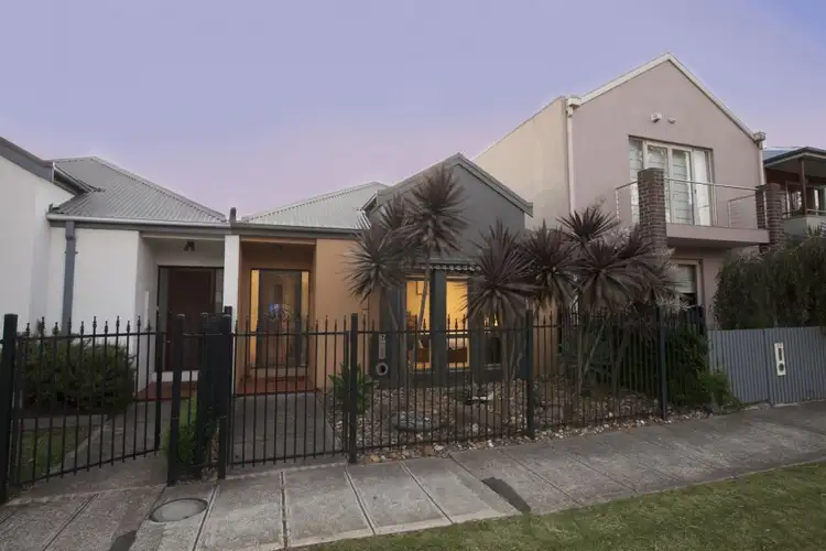 87 John Liston Drive, Newport VIC 3015