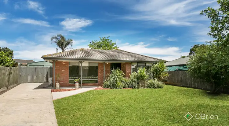 15 Greenslopes Drive, Carrum Downs VIC 3201