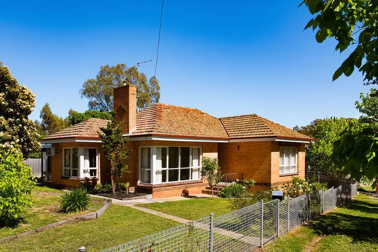 19 McEwan Street, Castlemaine VIC 3450