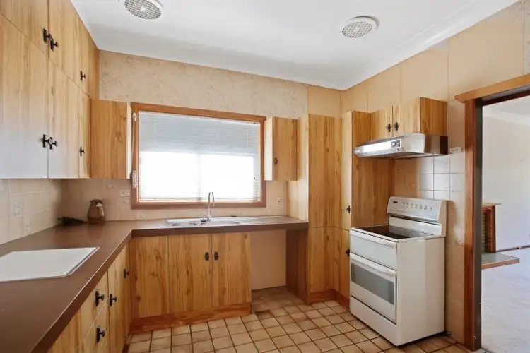 Second view of Homely house listing, 33 Chisholm Crescent, Bradbury NSW 2560