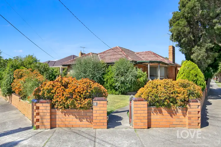 2 Botha Avenue, Reservoir VIC 3073