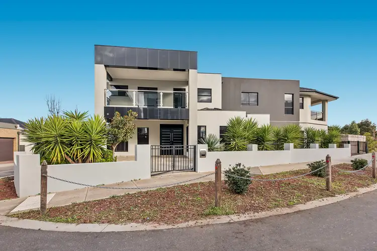25 Coppin Lane, Caroline Springs VIC 3023