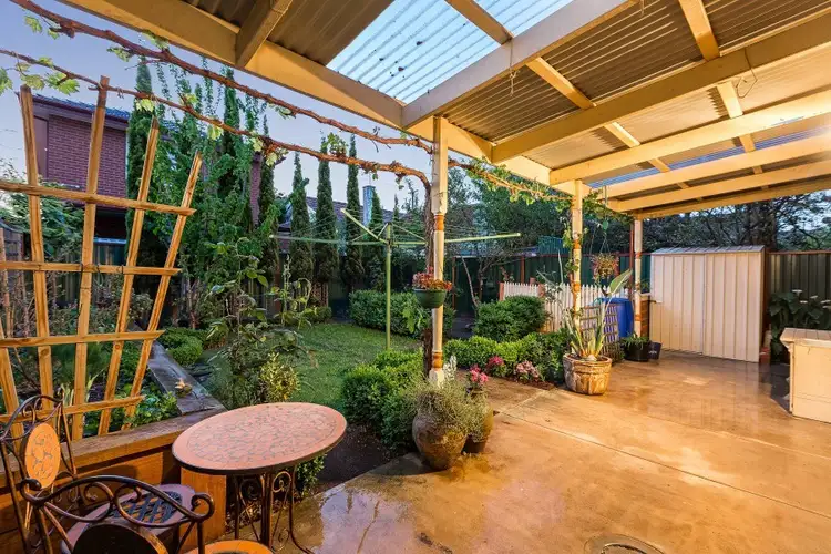 2/37 Gordon Street, Footscray VIC 3011