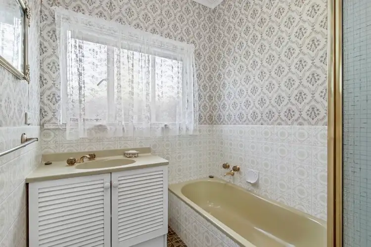 Fifth view of Homely house listing, 7 Grandview Crescent, Kennington VIC 3550