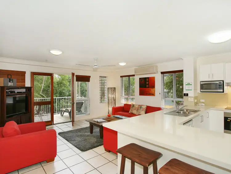 2/10 Robert Street, Noosaville QLD 4566