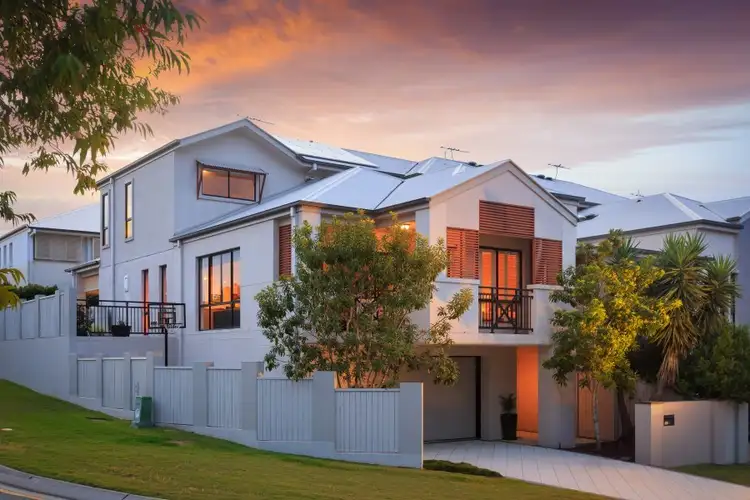 67 Greenway Circuit, Mount Ommaney QLD 4074