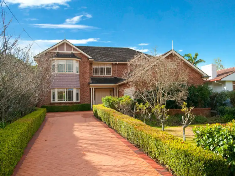 10 Laurence Avenue, Turramurra NSW 2074