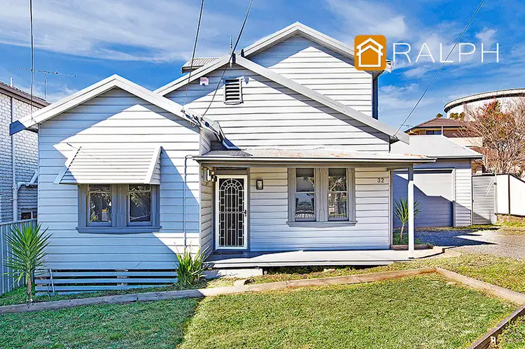 32 Canarys Road, Roselands NSW 2196