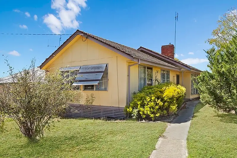Main view of Homely house listing, 2 Louis Street, Long Gully VIC 3550