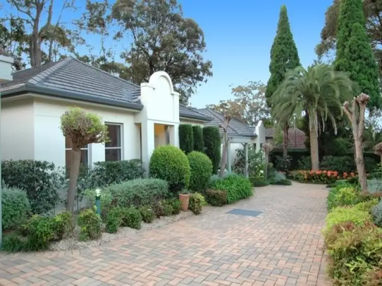 2/2 Canberra Avenue, Turramurra NSW 2074