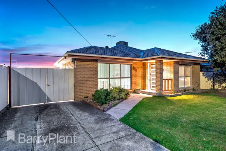 33 Clarke Avenue, St Albans VIC 3021