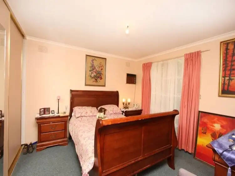 Fifth view of Homely house listing, 8 Tiga Court, Tyabb VIC 3913