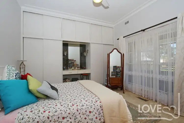 Fifth view of Homely house listing, 2 York Street, Reservoir VIC 3073