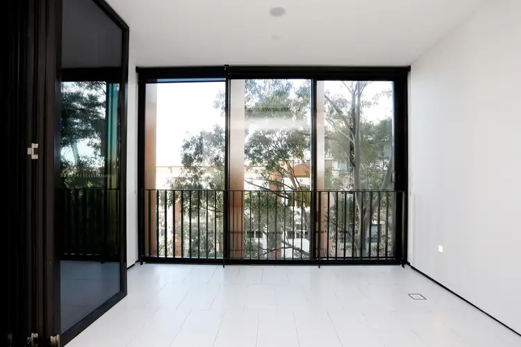 8 Central Park Avenue