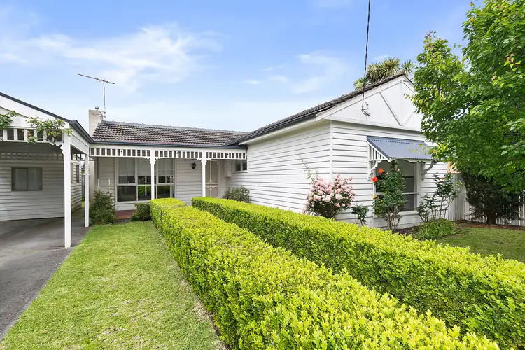 1/2 Sunburst Street, Oakleigh East VIC 3166