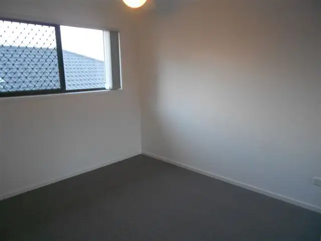 Fifth view of Homely semi-detached listing, 2/52 Pademelon Circuit, North Lakes QLD 4509