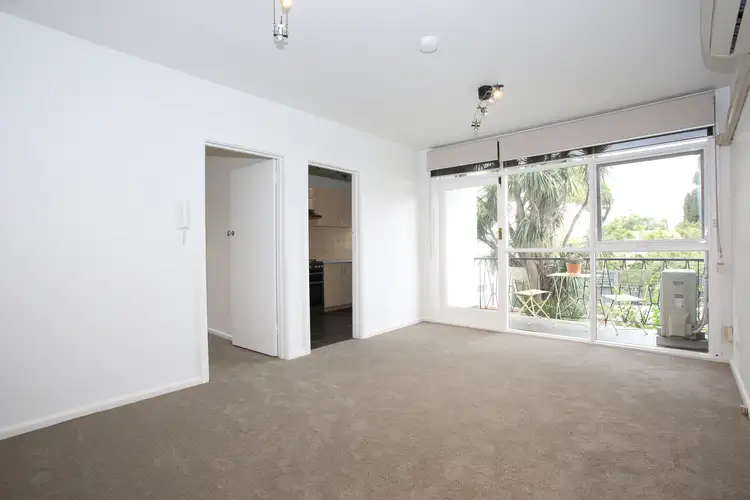 Main view of Homely unit listing, 8/9 St James Road, Armadale VIC 3143