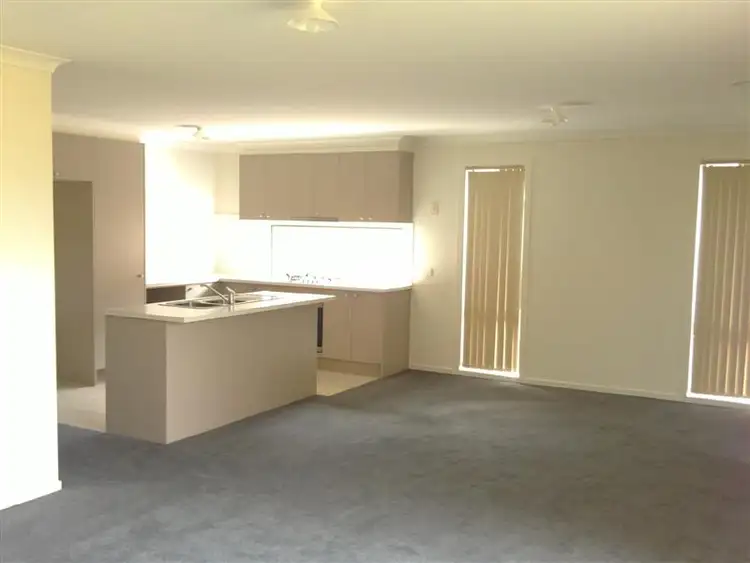 16 Field Street, Pakenham VIC 3810