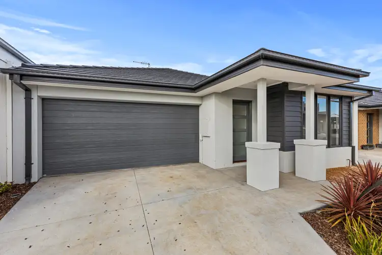 8 Cherry Street, Armstrong Creek VIC 3217