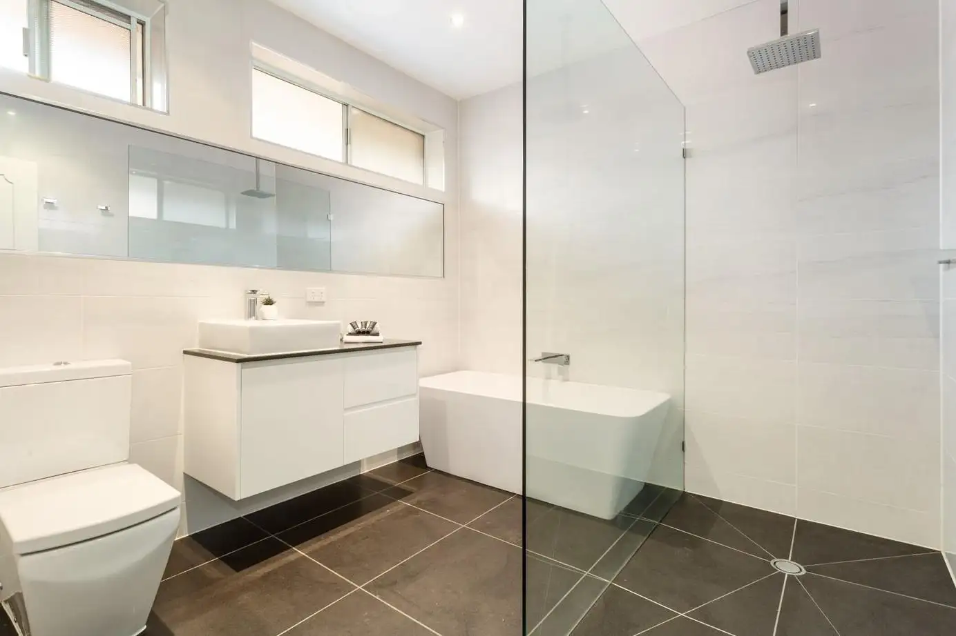 Main view of Homely unit listing, 3/8 Lithgow Street, Glen Iris VIC 3146