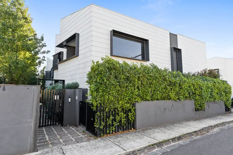 2/3 Strathwyn Place, Kew East VIC 3102