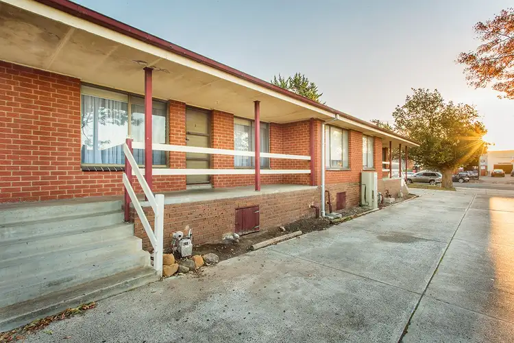 3/159 Oshanassy Street, Sunbury VIC 3429