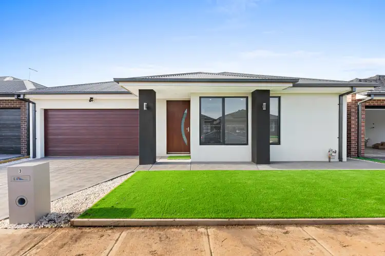 3 Hertford Place, Strathtulloh VIC 3338
