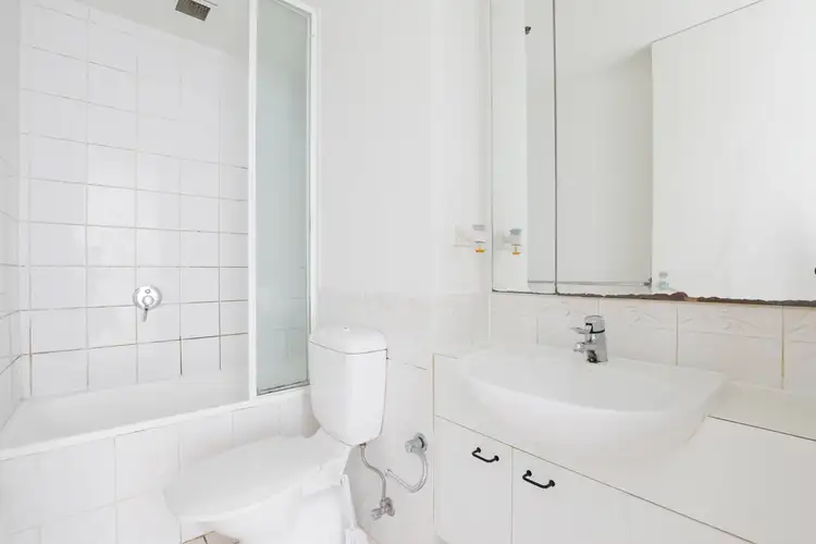 Fifth view of Homely apartment listing, 5/181 Franklin Street, Melbourne VIC 3000