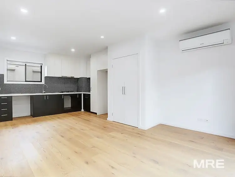 Main view of Homely townhouse listing, 2/4 Mccomas Street, Reservoir VIC 3073