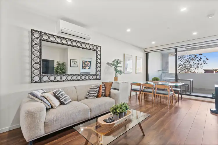 104/9 Commercial Road, Caroline Springs VIC 3023