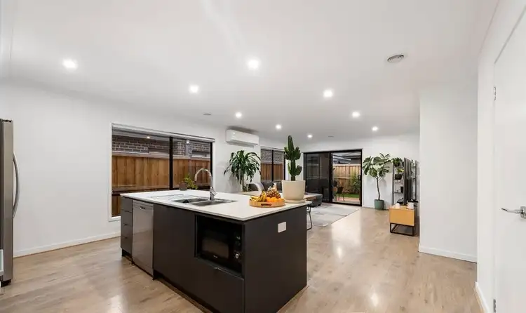 Fifth view of Homely house listing, 8 Camini Grove, Truganina VIC 3029