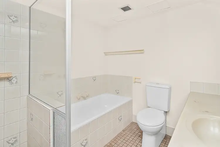Fifth view of Homely unit listing, 25/318 Marine Parade, Labrador QLD 4215