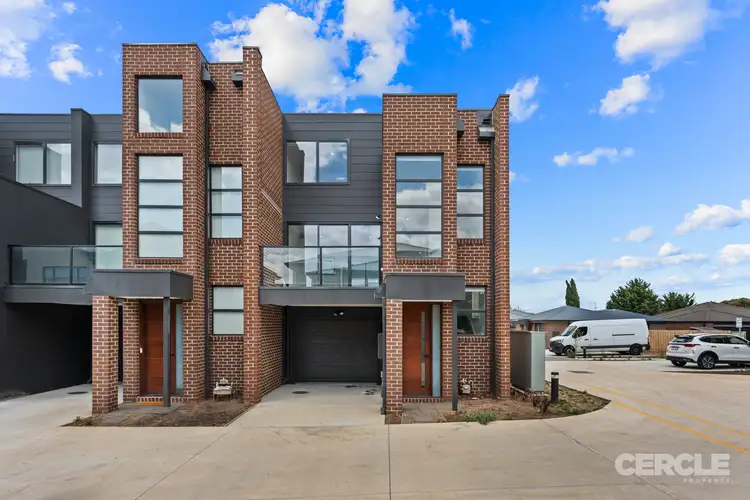 6 Blake Court