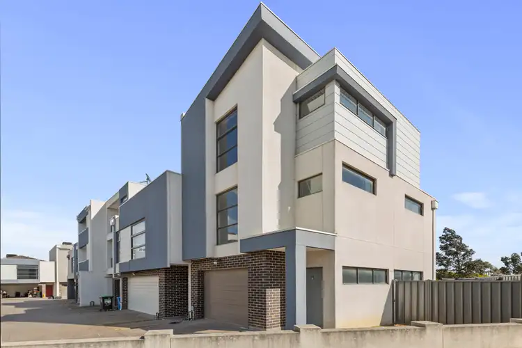 35/79-89 Lancefield Drive, Caroline Springs VIC 3023