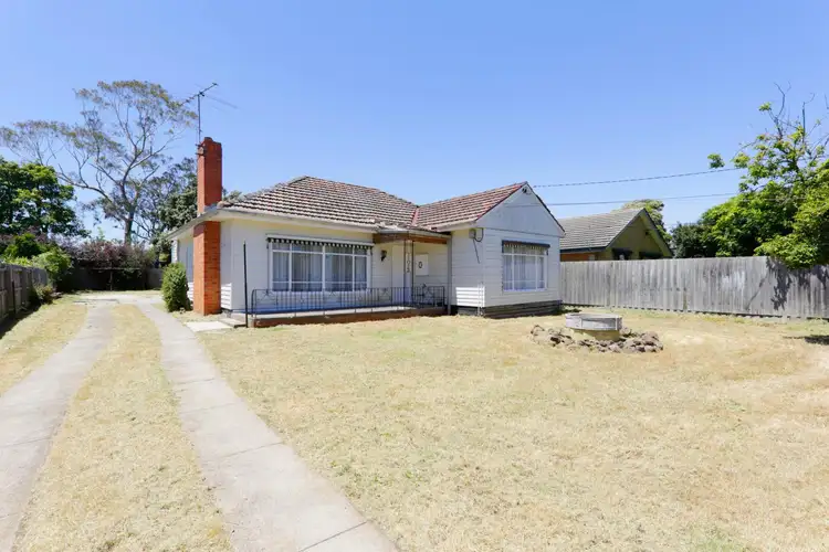 12 Swayfield Road, Mount Waverley VIC 3149