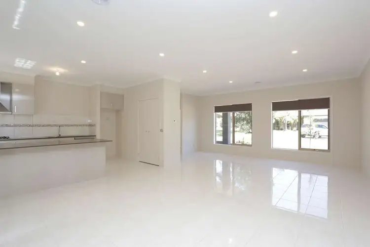 2 Golf Links Road, Berwick VIC 3806