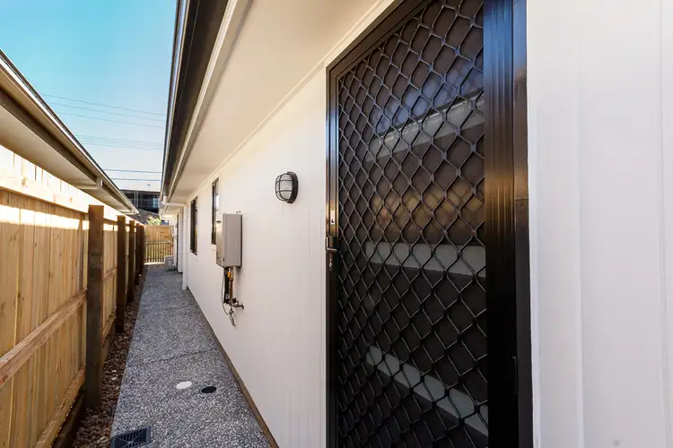 2/170 Haig Road, Loganlea QLD 4131