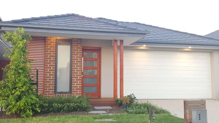 16 Oakham Drive, Williams Landing VIC 3027