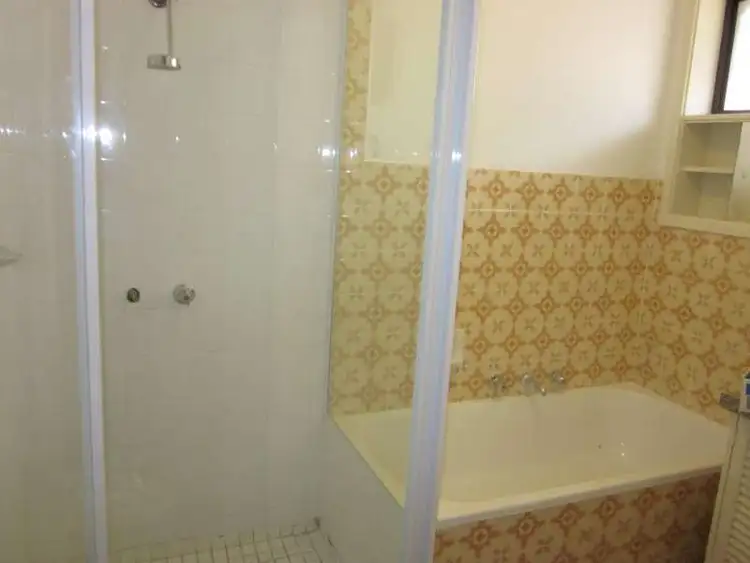 Fourth view of Homely unit listing, 2/98 Rathmines St, Fairfield VIC 3078