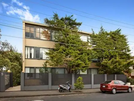 13/5 Fulton Street, St Kilda East VIC 3183