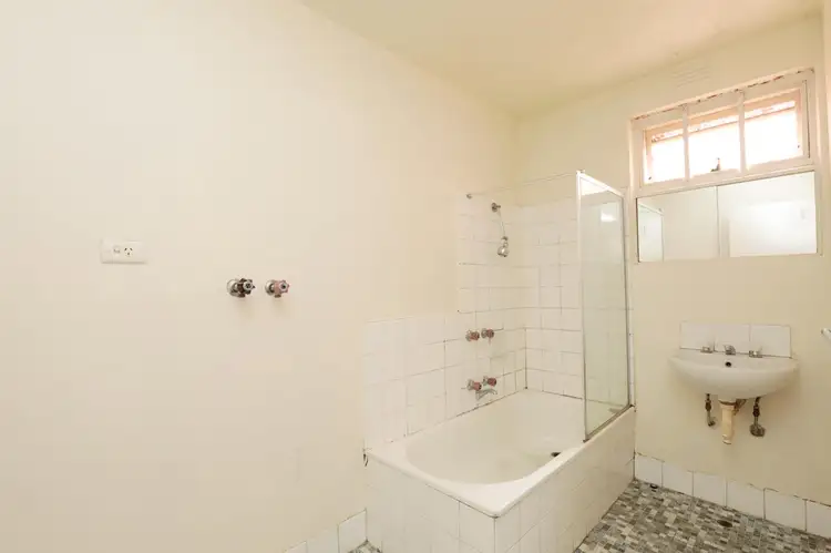 Fourth view of Homely apartment listing, 02/19 Elphin Grove, Hawthorn VIC 3122