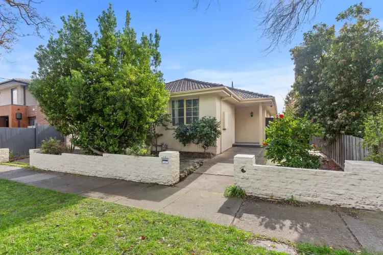 83 Windsor Crescent, Mont Albert VIC 3127