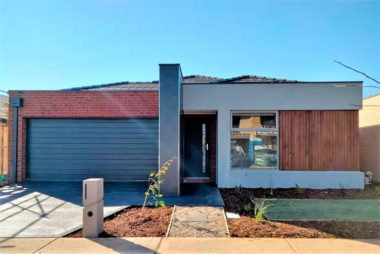 14 Tait Street, Thornhill Park VIC 3335